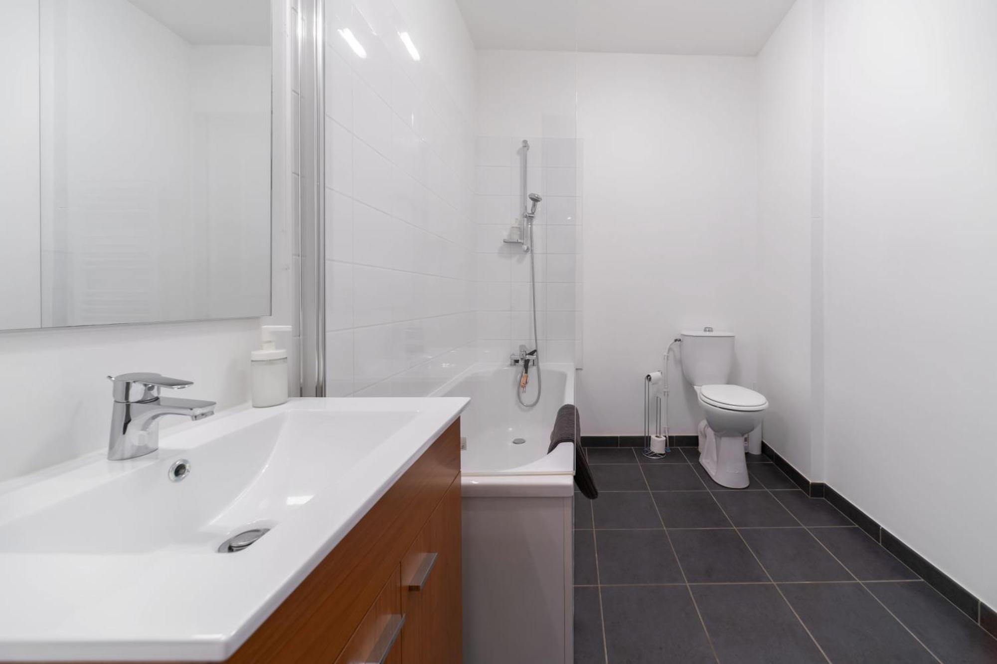 Le Brit - Grand Appartement Design, 3 Chambres, Centre Ville Виши Экстерьер фото