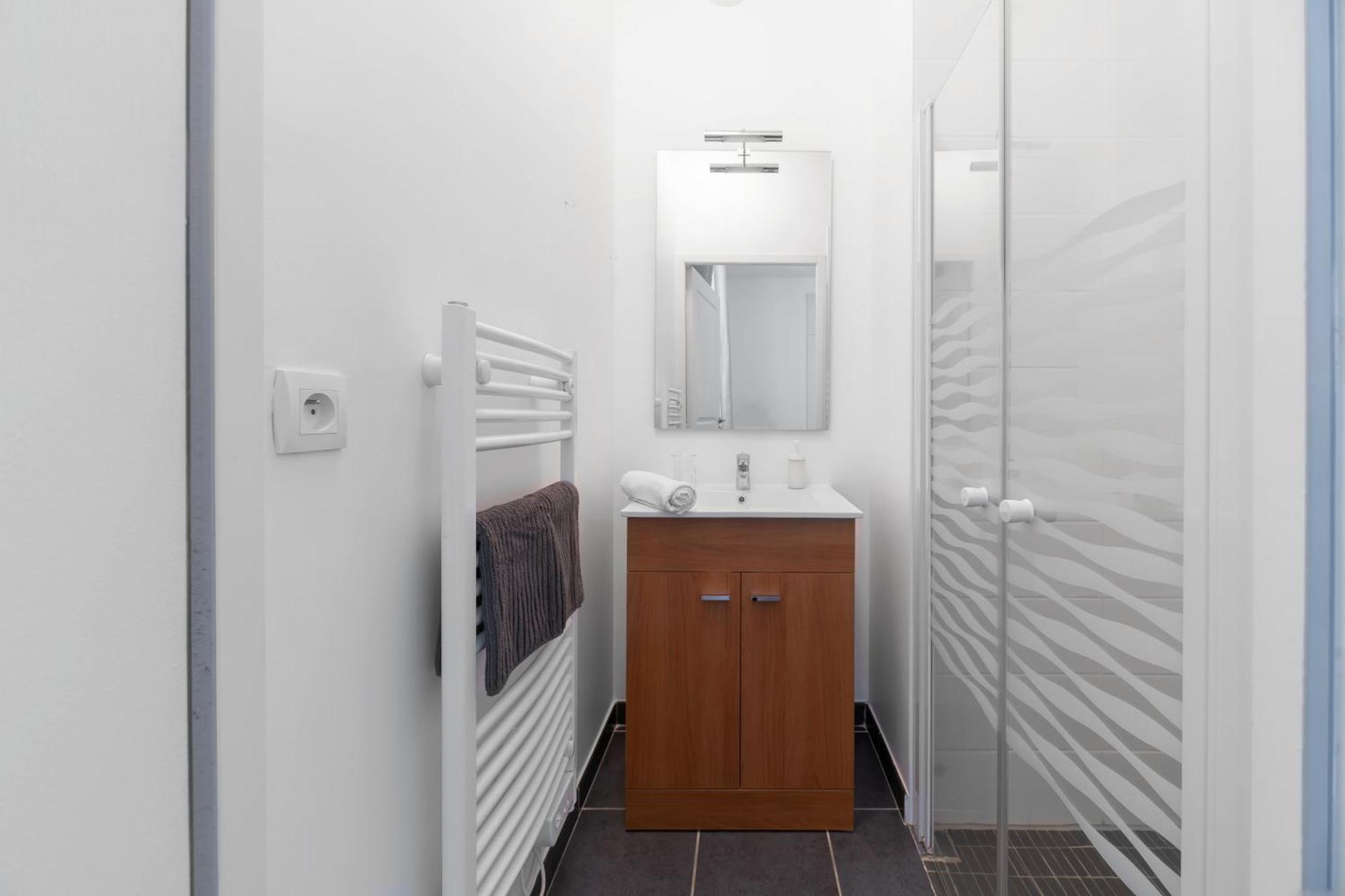 Le Brit - Grand Appartement Design, 3 Chambres, Centre Ville Виши Экстерьер фото
