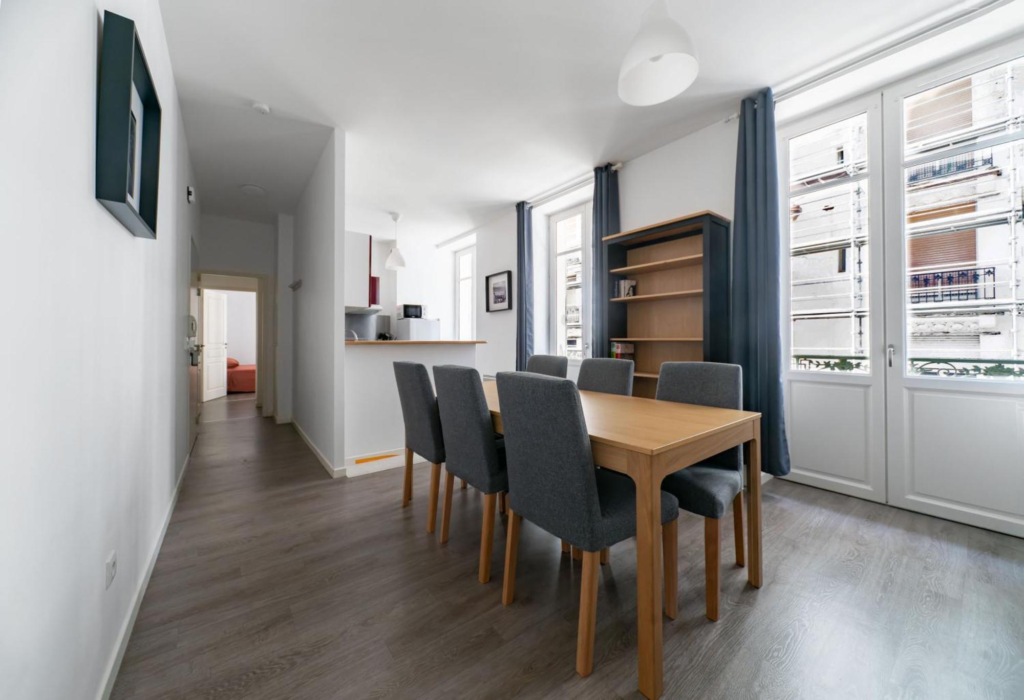 Le Brit - Grand Appartement Design, 3 Chambres, Centre Ville Виши Экстерьер фото