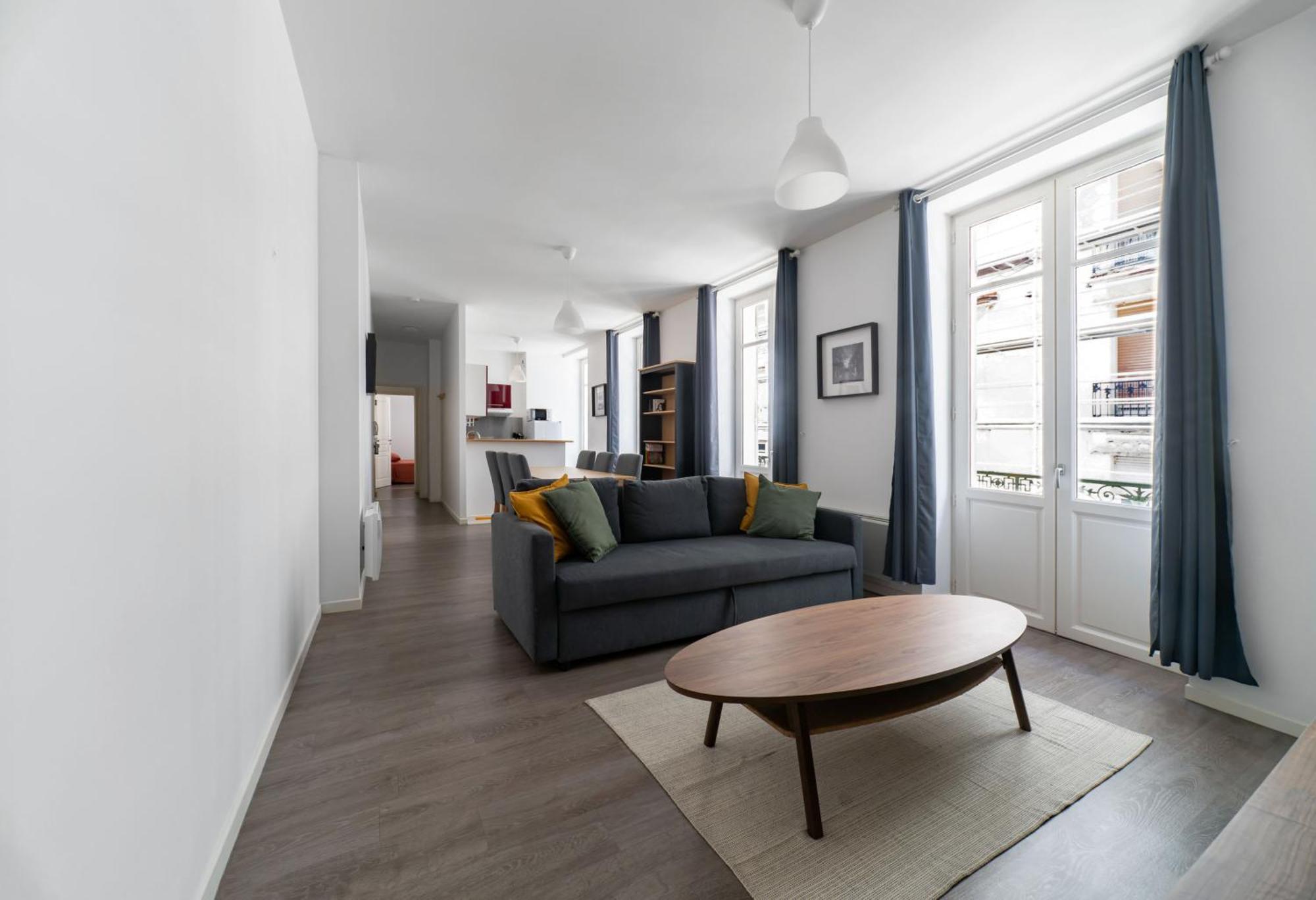 Le Brit - Grand Appartement Design, 3 Chambres, Centre Ville Виши Экстерьер фото