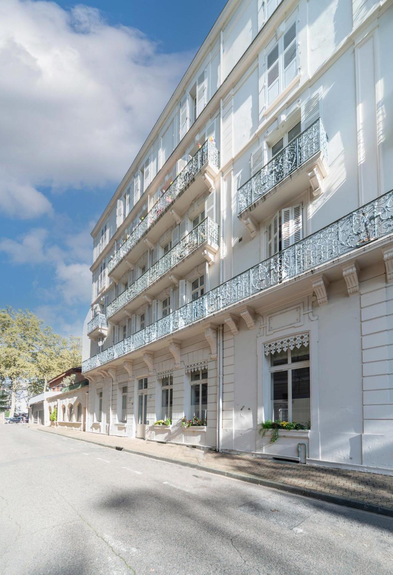 Le Brit - Grand Appartement Design, 3 Chambres, Centre Ville Виши Экстерьер фото