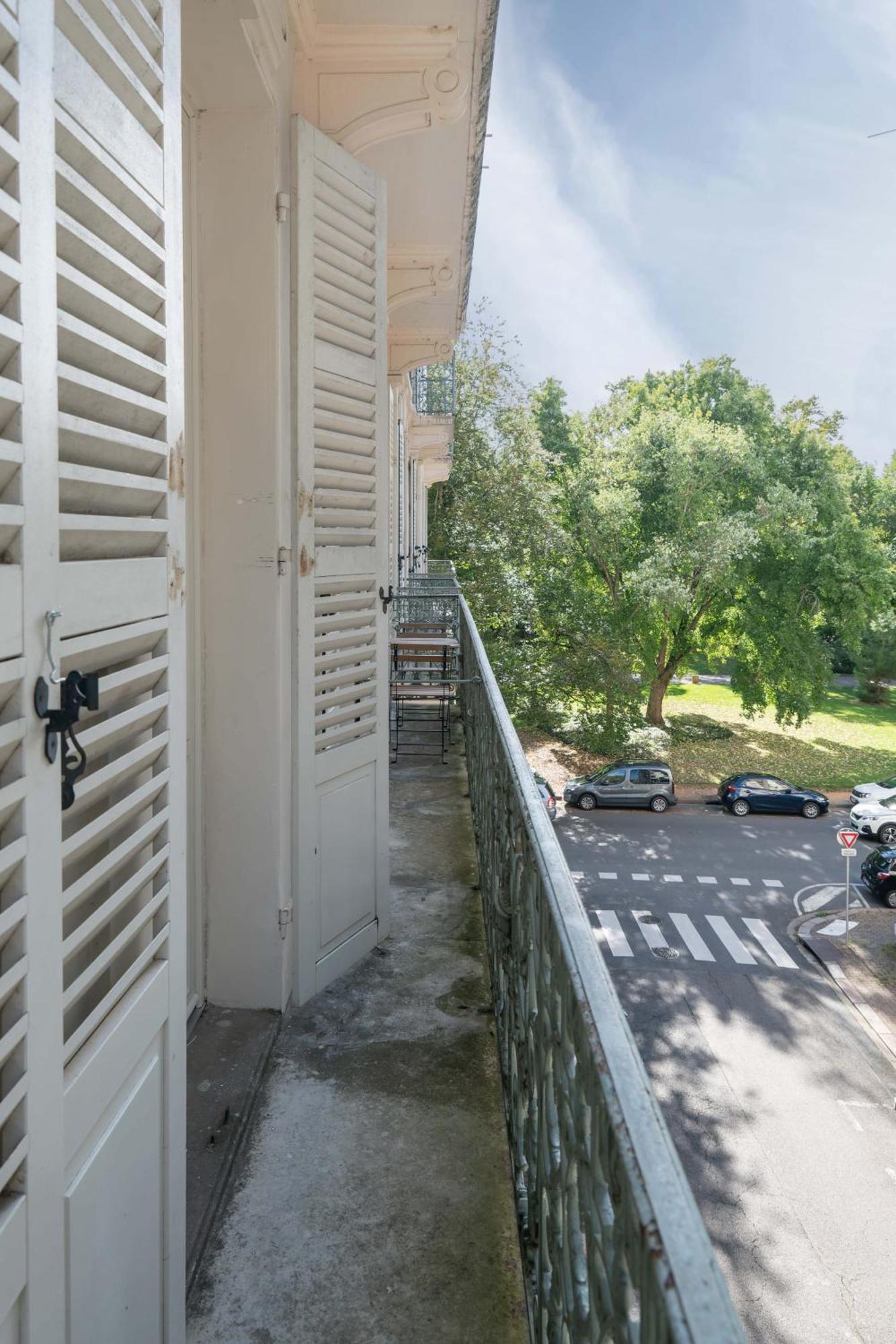 Le Brit - Grand Appartement Design, 3 Chambres, Centre Ville Виши Экстерьер фото